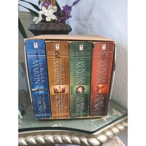 A Game of Thrones by George R. R. Martin 4 Book Boxed Set with HOLDING CASE Box